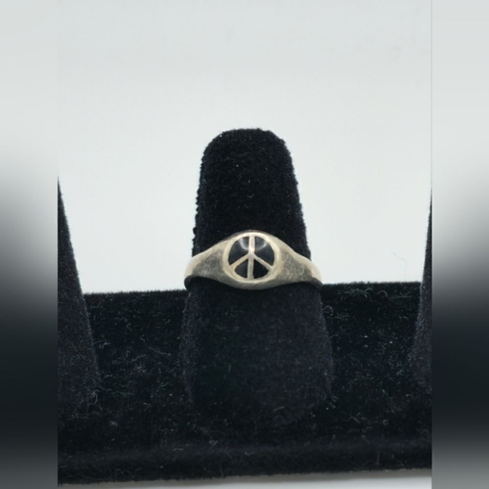Vintage Sterling silver black enameled peace sign ring